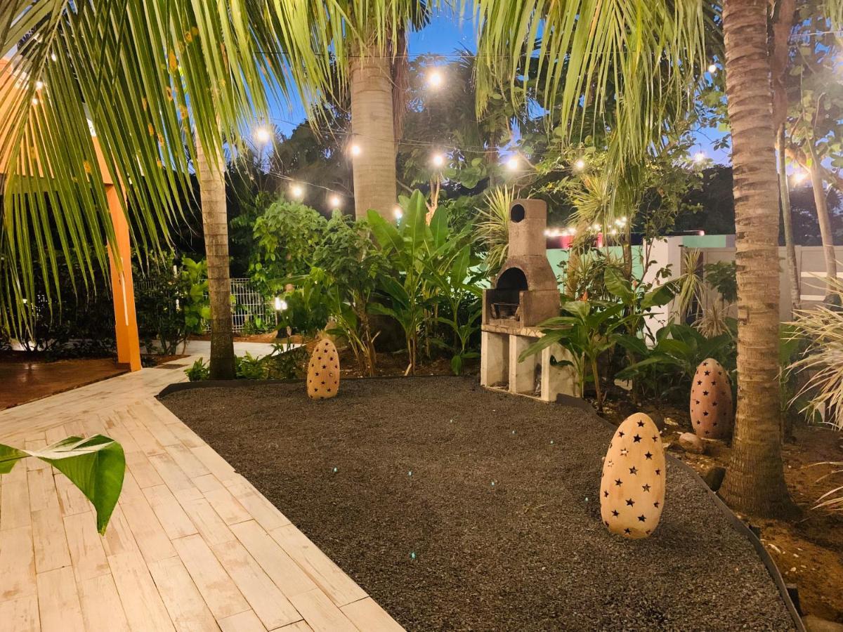 Tropicana Suites Deshaies Exterior photo