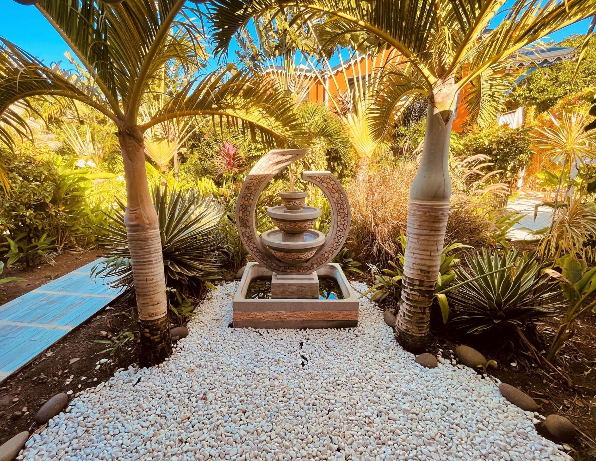 Tropicana Suites Deshaies Exterior photo